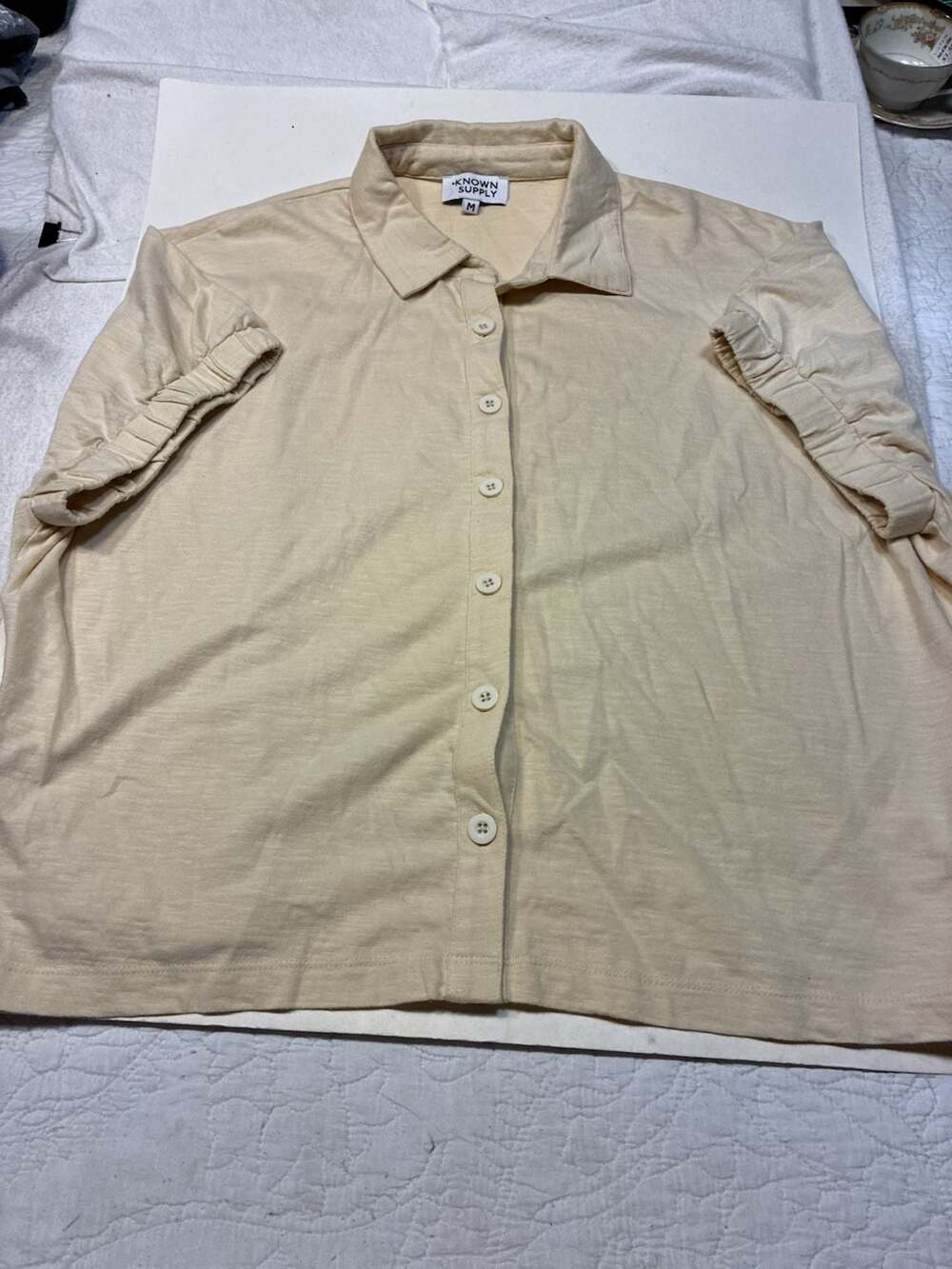 Known Supply Women's Beige Button-Down Collared Short Sleeve Blouse Size M